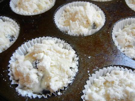 best blueberry muffins streusel topping