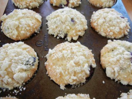 best blueberry muffins streusel topping