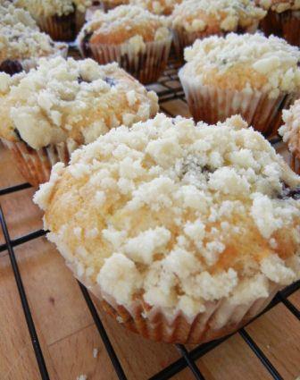 blueberry streusel muffins