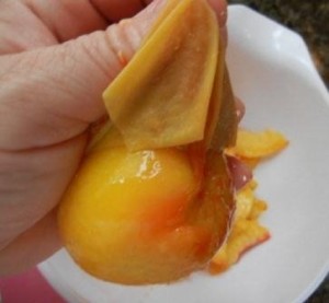 peelng peaches