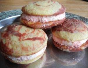 peppermint whoopie pie