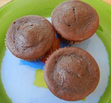 chocolate cupcakes peanut butter frosting