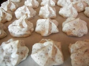 chocolate chip meringues