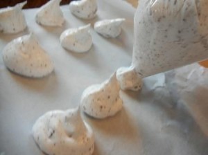 chocolate chip meringues