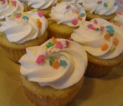 pineapple cupcake