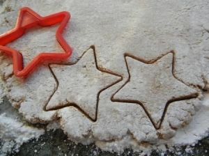 Cinnamon Star Cookie Recipe (German Zimtsterne)
