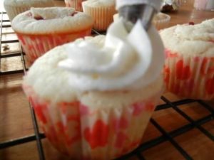 easiest Way to frost Cupcakes