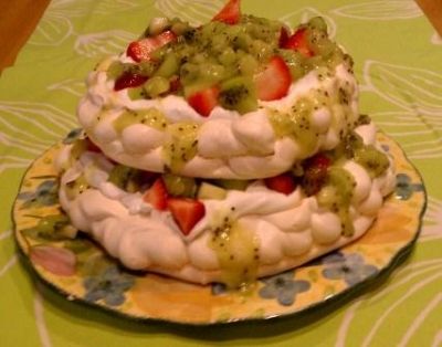 make a meringue pavlova